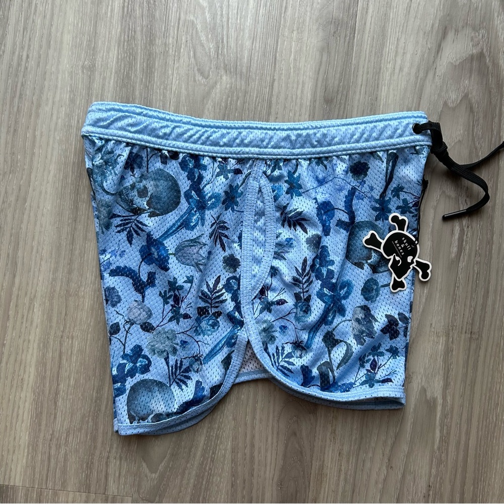 Skull & Bones | Hand Painted Dutch Floral Mesh Shorts in Sky Blue (Small) - Picture 7 of 12